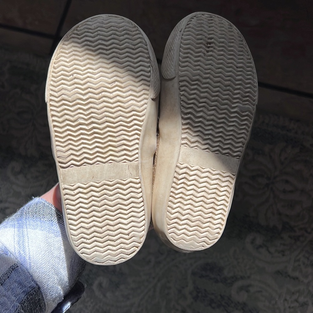 Girls Slip On Sneakers - Size 8 - Picture 2 of 4